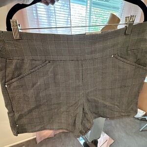 I.N.C. International Concepts® pull-on style on these Curvy shorts.